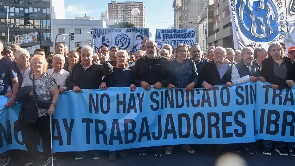 La CGT marchó por el 1º de Mayo y respaldó a Kicillof como figura del peronismo [Fotos]
